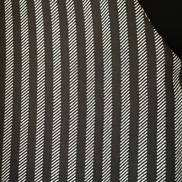 Worthington Petite Black & White Striped Sleeveless Top - Picture 4 of 13